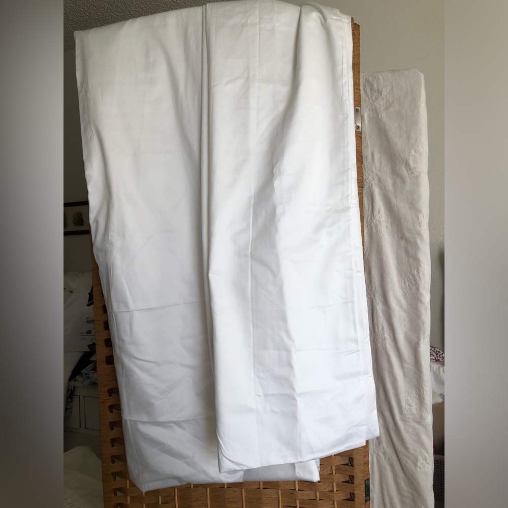 Nwot Westwood Park 600 TC Standard Pillowcases 2 pack And Flat Sheet White King